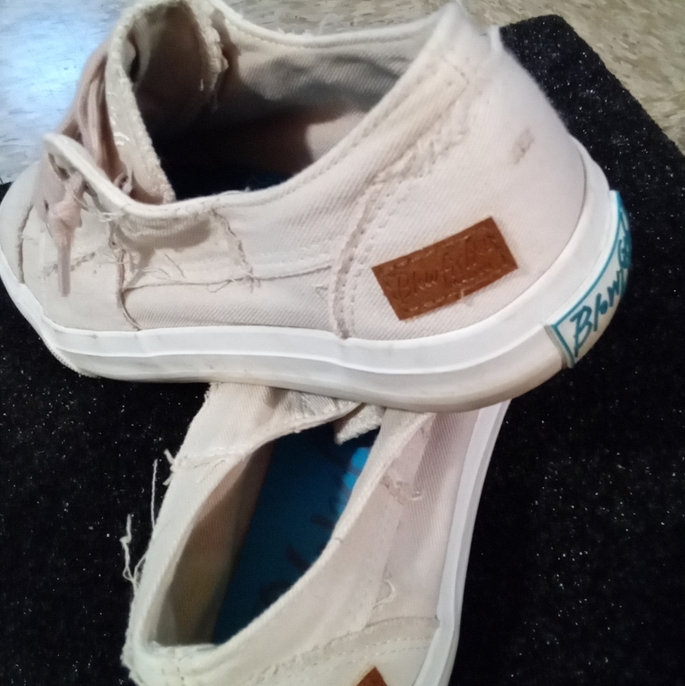 Blowfish Malibu Blush Pink Distressed Canvas Laced Sneakers - Picture 2 of 7